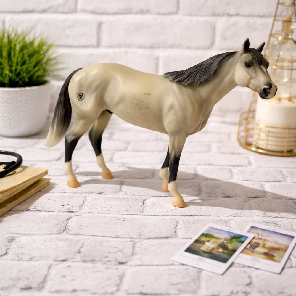 Breyer Ariat Classic Show Horse